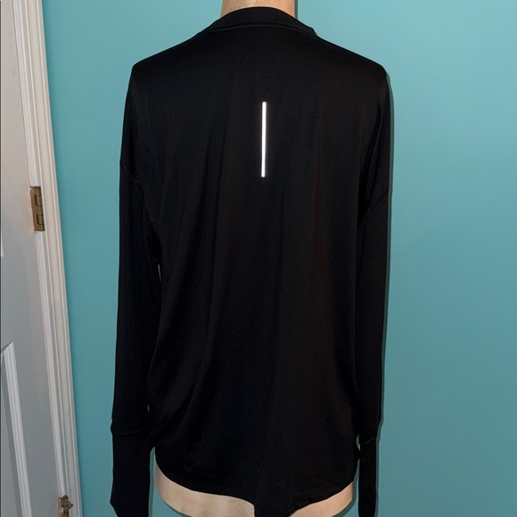 Nike Top - Picture 4 of 6